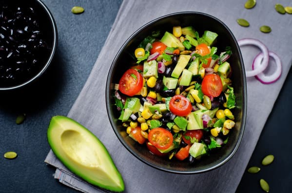 Insalata di mais estiva con avocado Insalata di mais estiva con avocado