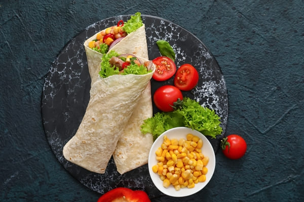 Tortillas di mais fatte in casa su piastra Tortillas di mais fatte in casa su piastra